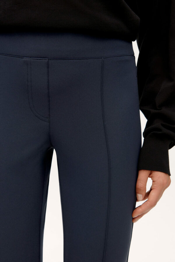 Pantalón azul marino tejido técnico RANEE EASY KICK - CAMBIO - Imagen 4