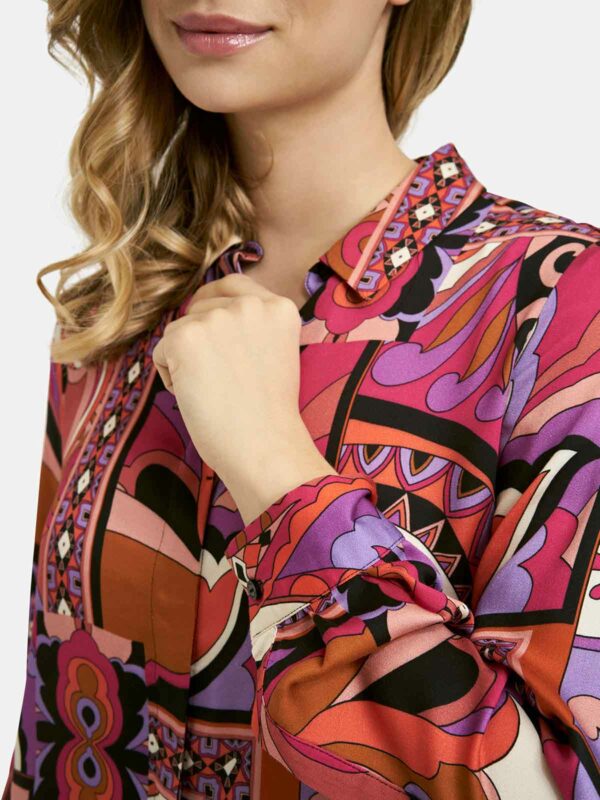 Blusa ligera estampado tonos morados y naranjas - MILANO - Imagen 3
